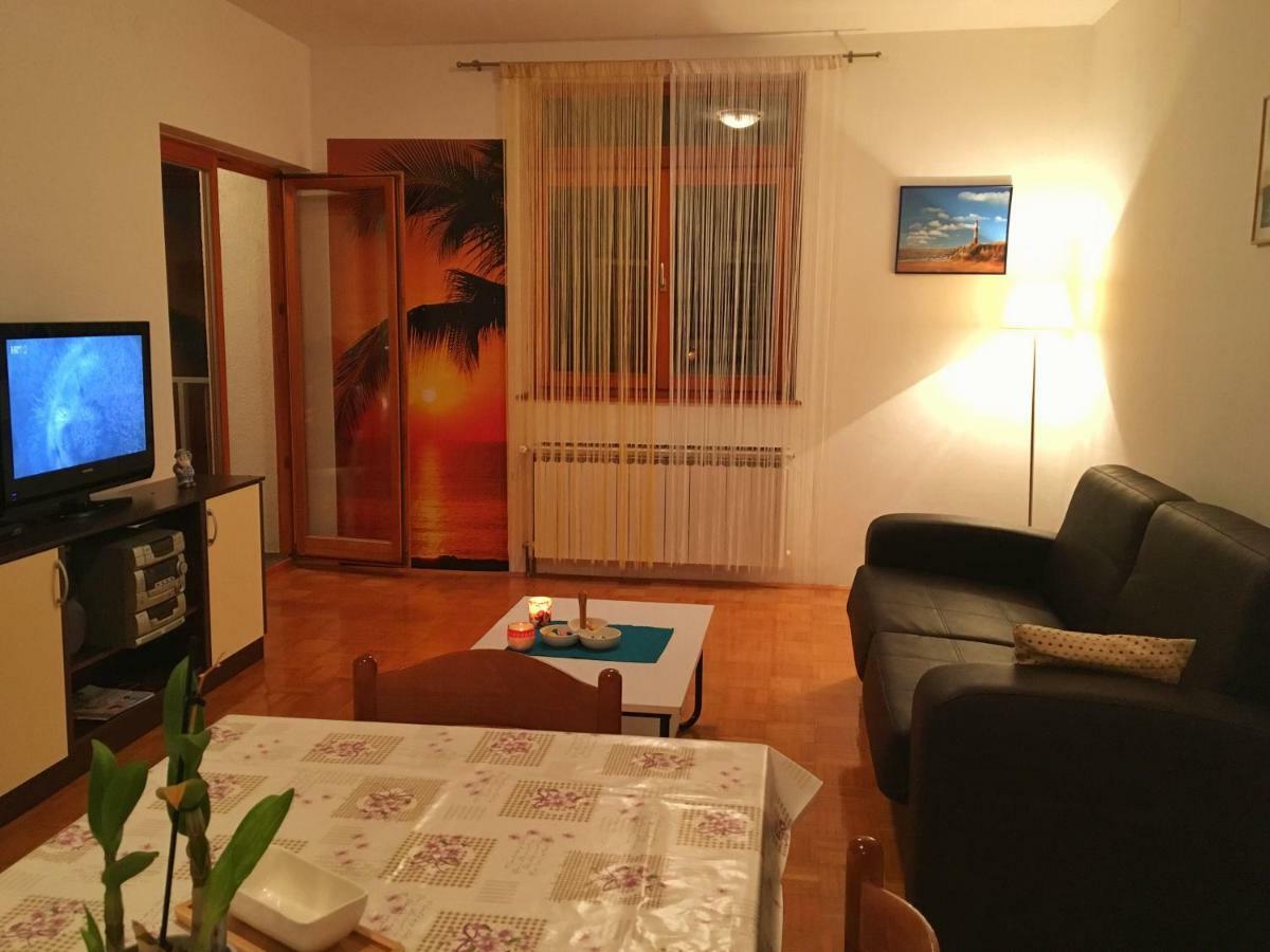 Apartman Mimoz Senj  Zewnętrze zdjęcie